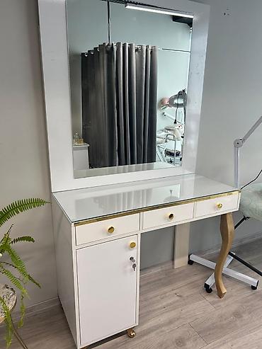 salon guzgu: Salon güzgüsü əla vəziyyətdə 100 manat. Sumqayıt (6535) KİFA75 — 1