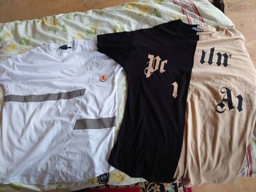 Köynəklər: Магазин закрылся в наличии осталось много качественных футболок — 7