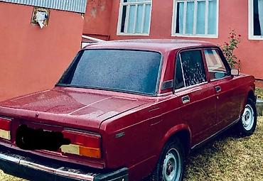 2107 baqaj: VAZ 2107 sedan - Kuzov: bordovı rəng, 4 qapı, klassik xətləri ilə — 2