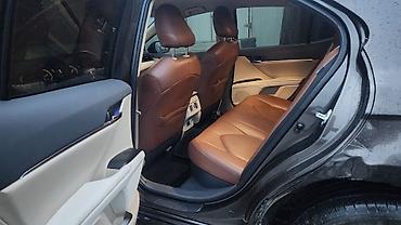 Toyota: Toyota Camry: 2021 г., Седан — 6