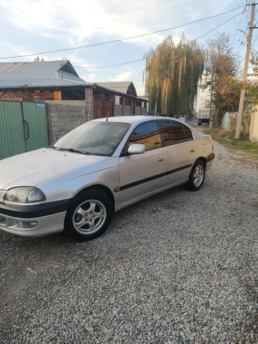 чехол бу на авто: Toyota Avensis: 2000 г., 1.8 л, Автомат, Бензин, Седан