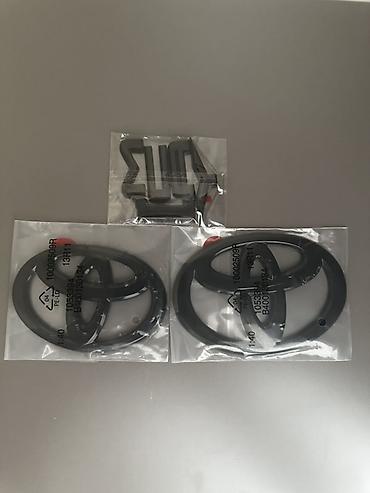 Aksesuarlar və tüninq: Toyota Camry üçün qara emblem dəsti - Rəng: parlaq qara (gloss black) — 1