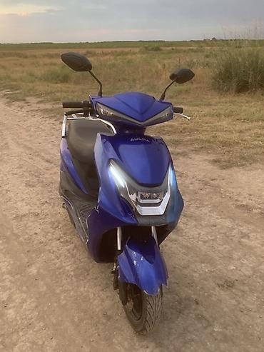 мото зонтик: Электроскутер AUCMA ECO BIKE, синий цвет. Особенности и оснащение: - — 5
