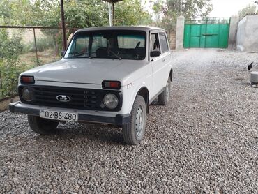 015 vaz: VAZ (LADA) 4x4 Niva: 1.6 l | 1983 il | 15000 km Sedan