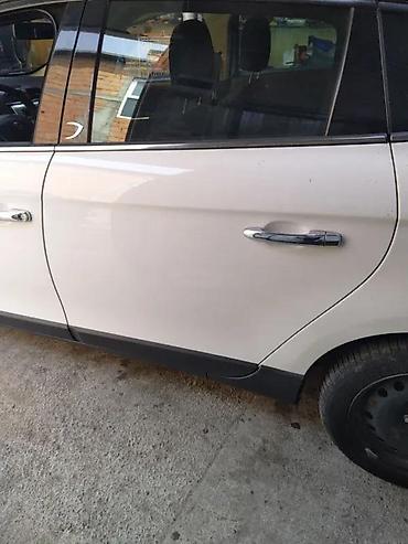 Auto delovi, gume i tjuning: Lancia delta kompletan auto u delovima kod boje 296/B. Lancia delta — 14