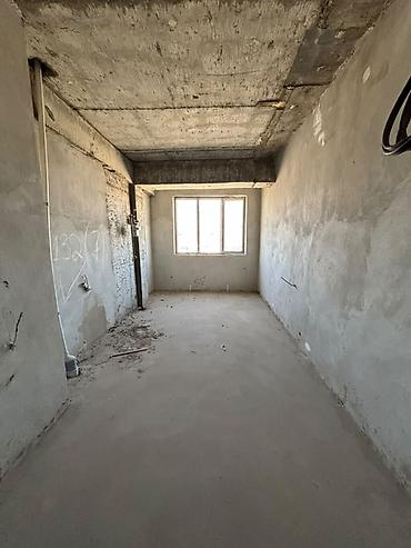 комна: Помещение под отделку в капитальном доме. - Планировка: вытянутое — 3