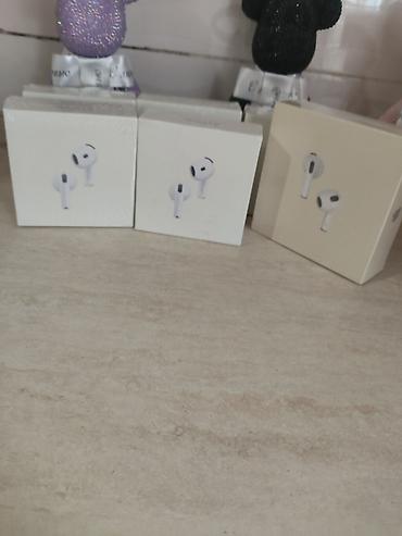 bultuzlu nausnikler: Məhsul: Apple AirPods (3/4-cü nəsil) simsiz qulaqlıq Xüsusiyyətlər: - — 3