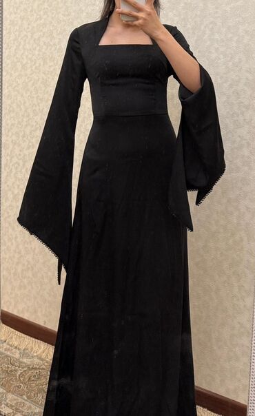 Вечерние платья: Вечернее платье, Рукава: Длинные, Бретельки на одно плечо — 10