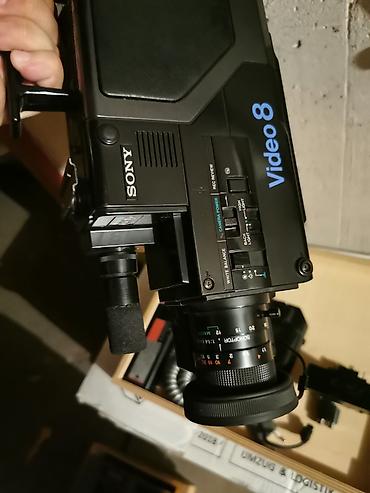 lil solid 2.0 komplet: Sony Video8 komplet – analogna kamkorder kamera sa opremom - Model — 1