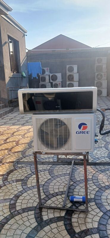 Kondisionerlər: Müxtəlif markalı split kondisioner sistemləri təklif olunur. Bu — 1