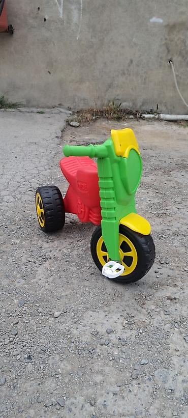 musiqili yeni il oyuncaqları: Uşaq üçün pedallı üçtəkərli motosiklet oyuncağı - Rənglər: yaşıl-sarı — 6