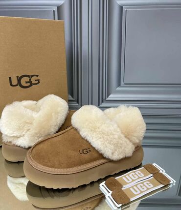 Ugg obuća: Bоја - Bež, 41 — 5
