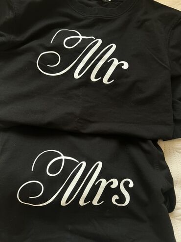 вязанные резинки для волос: Парные черные кофты с принтами “Mr” и “Mrs”. Цена 1000 сом за две