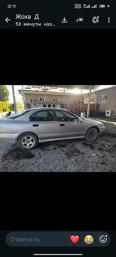 2 8: Mitsubishi Carisma: 1996 г., 1.6 л, Механика, Седан — 3