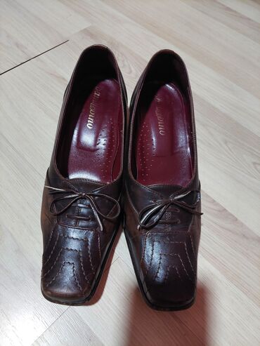 fila original kozne cipele patike nemaju: Salonke, 38
