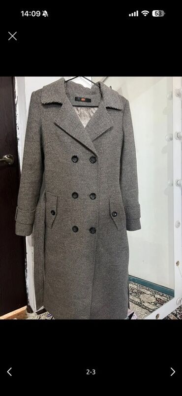 loreta пальто: Женское двубортное пальто классического кроя. - Цвет: серый меланж с