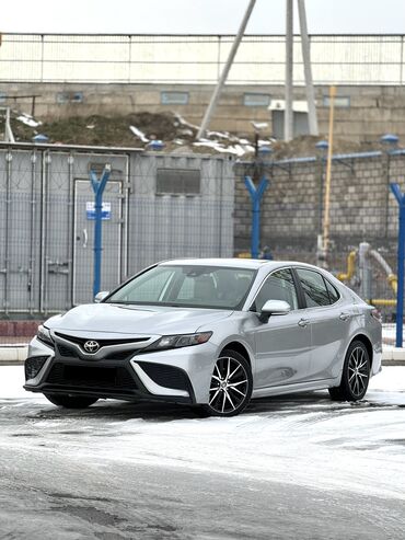 Toyota: Toyota Camry: 2021 г., 2.5 л, Бензин, Седан