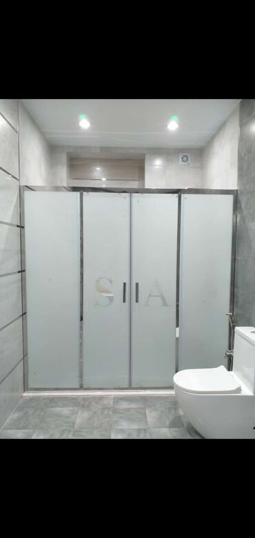 Duş kabinaları, arakəsmələr: Yeni Arakəsmə, Künc üçün, Ödənişli çatdırılma — 30