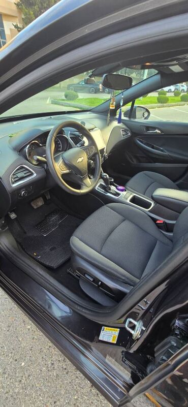 Chevrolet: Chevrolet Cruze: 1.4 l | 2016 il 120831 km Sedan — 9