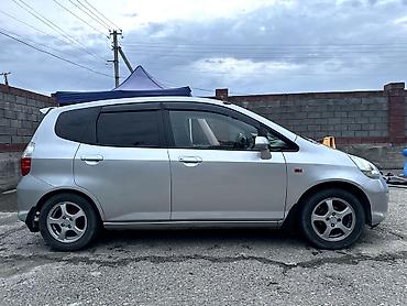 bud e9: Honda Fit: 2005 г., 1.3 л, Вариатор, Бензин, Хэтчбэк — 7
