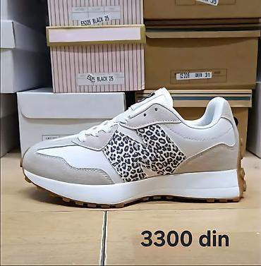Patike: New Balance patike

CLASSIC

36-46

Cene su na slikama — 16
