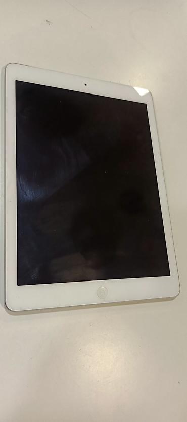 ipad 16: Apple iPad planşet - Rəng: ağ ön panel, gümüşü arxa korpus - Ekran — 2