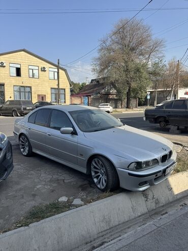 с моей доплатой: BMW 5 Series (E39) седан, серебристый цвет кузова. Японец не перекид