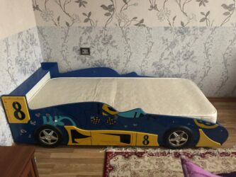 uşaq carpayisi: Maşın avtomobil yaxşı vəziyyətdə matrası da var 110 manat. Badamdar