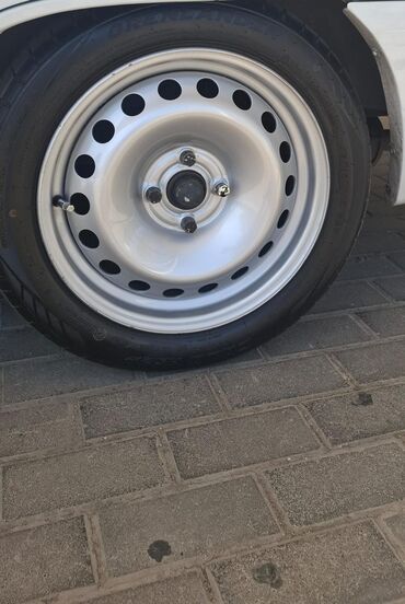 r15 disklər: İşlənmiş Şin 195 / 50 / R 15