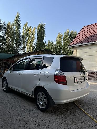 тойота приус с: Honda Fit: 2002 г., 1.3 л, Автомат, Бензин, Хэтчбэк — 4