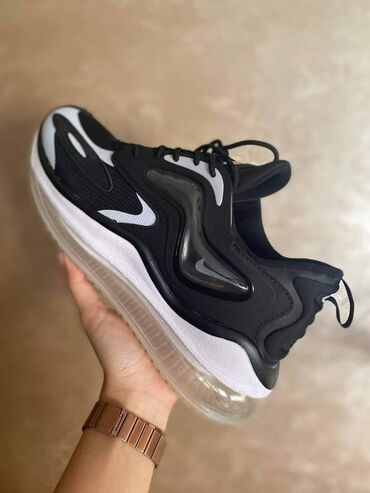 Women's Sneakers and athletic shoes: 42 — 9