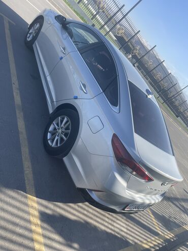 купить ssangyong korando новый: Hyundai Sonata: 2019 г., 2 л, Автомат, Газ, Седан