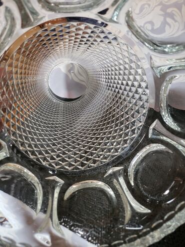 Vaze i saksije: Vaza, Staklo, Novo na lalafo.rs — 8 Vaze i saksije: Vaza, Staklo, Novo — 8