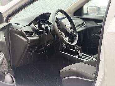 Chevrolet: Chevrolet Onix: 2020 г., Бензин — 7