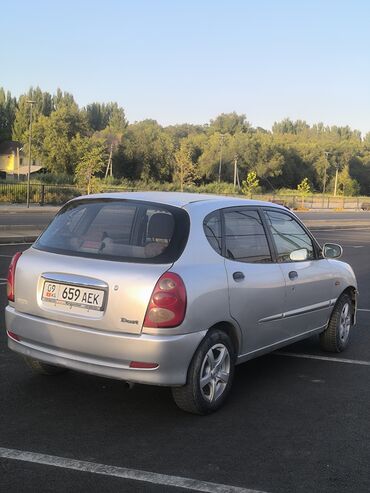 Toyota: Toyota Дуэт: 2003 г., 1 л, Автомат, Бензиновая, Хэтчбэк — 9