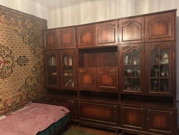 мир замков: Кийим салуучу шкаф, Түз, Жыгач