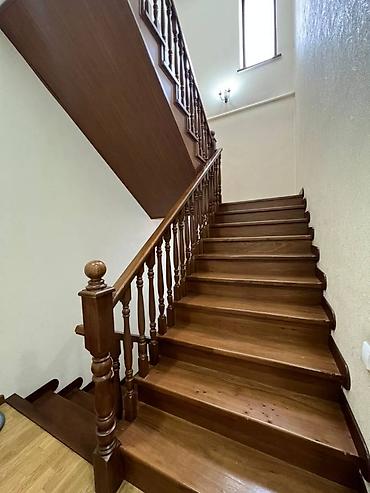 Продажа коттеджей и домов: Продается отличный дом 6 комнат в районе гос. резиденции по улице — 9