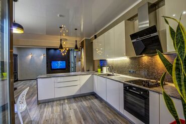 Посуточная аренда квартир: 2 комнаты, Душевая кабина, Постельное белье, Кондиционер — 4