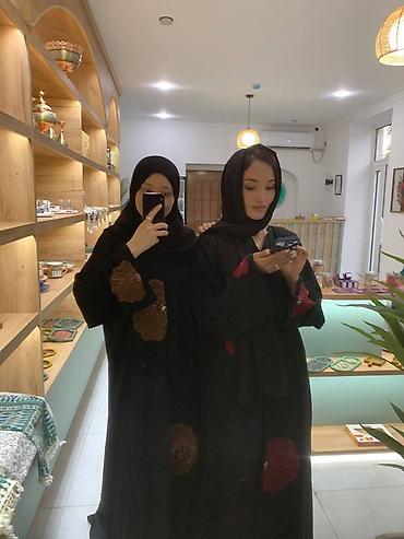 🇦🇪 Абая с декоративными акцентами - Крой: свободный прямой силуэт