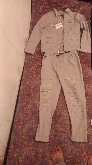 дедский одежда: Спортивный костюм L (EU 40), цвет - Серебристый