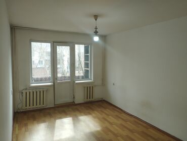 продаю или меняю на недвижимость: 2 комнаты, 43 м², 104 серия, 2 этаж