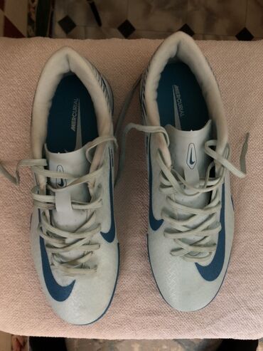 фирменные часы: Футбольные бутсы Nike Mercurial - Серия: Mercurial - Тип: бутсы для