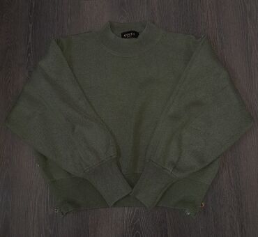 Свитеры: Женский свитер M (EU 38), цвет - Зеленый, Gucci