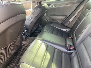 Kia: Kia : 2018 г., 3.3 л, Автомат, Бензин, Хэтчбэк — 8