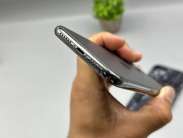 iphone red 7: IPhone 11 Pro, Б/у, 256 ГБ, Серебристый, Чехол, 76 % — 4