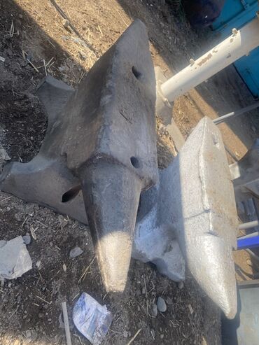 Наковальни: Кузнечные наковальни разных размеров Дөшү, Наковальня Фрезерные — 5