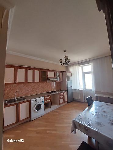 raboçi prospekti: Zirvə şadlıq evi ilə üzbəüz, Azadlıq metrosuna 10 dəqiqəlik məsafədə — 5