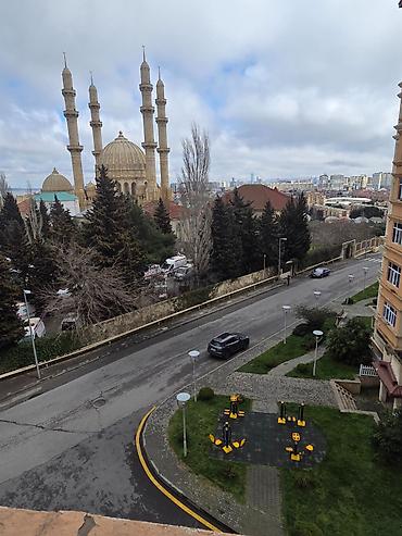 Mənzillər: Bakı, 9-cu mikrorayon, 4 otaqlı, Köhnə tikili, m. Nəsimi, 120 kv. m — 3