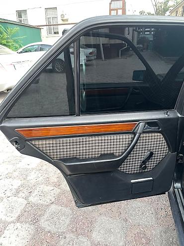 мер 220: Mercedes-Benz 220: 1993 г., 2.2 л, Автомат, Бензин, Седан — 5