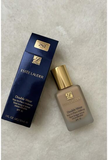 Косметика: Тональная основа ESTEE LAUDER в оттенке 2С0 COOL VANILLA